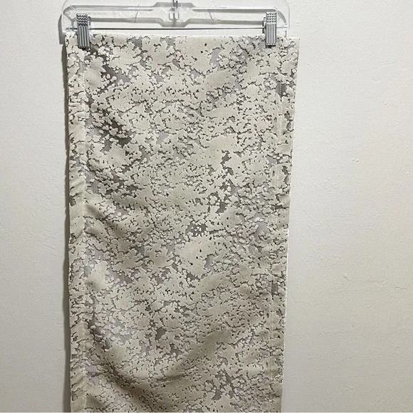 WEST ELM Silver Gray Fog ALLOVER TEXTURED JACQUARD VELVET Table Runner 14” X 90” - Picture 8 of 8